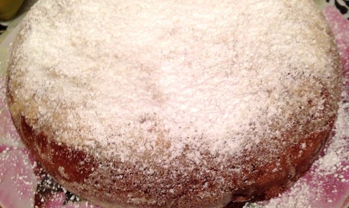 Шоколадная шарлотка с бананами в мультиварке