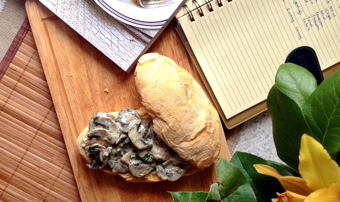 Брускетта с грибами