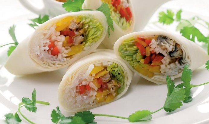 Овощные спринг-роллы с абрикосовым соусом