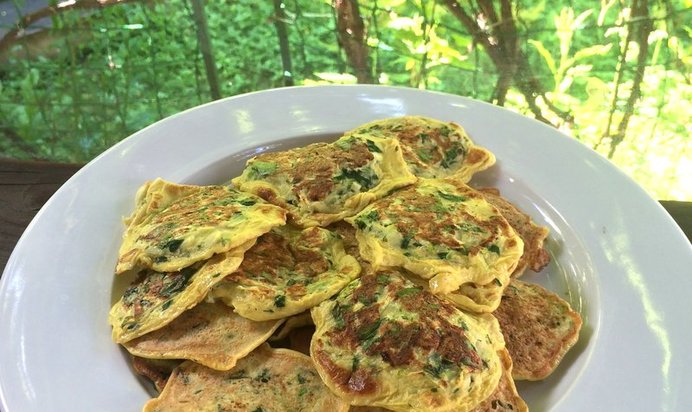 Кабачковые оладьи со шпинатом