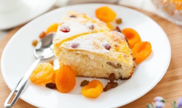 Рисовая запеканка с курагой