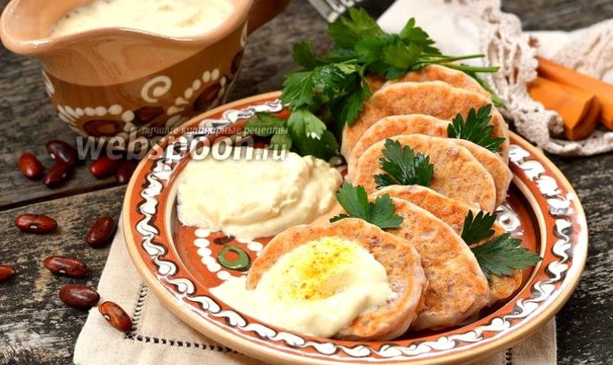 Дрожжевые оладьи из фасоли