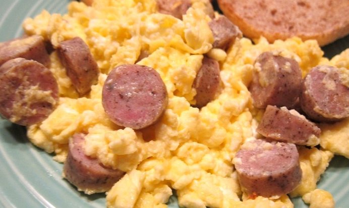 Яичница с сосиской