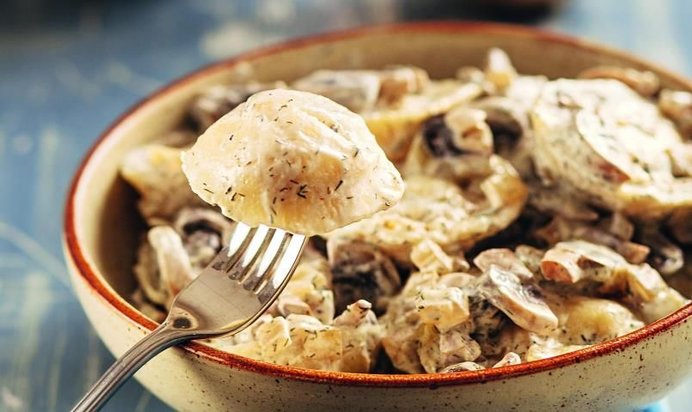 Рыбные пельмени в горшочках