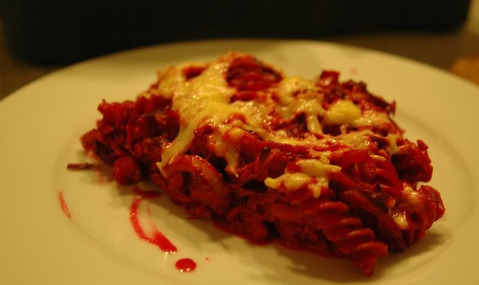 Свекольная запеканка с макаронами