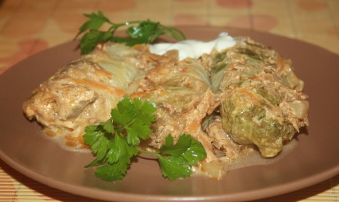 Голубцы с мраморной говядиной во вкуснейшем сметанно-овощном соусе