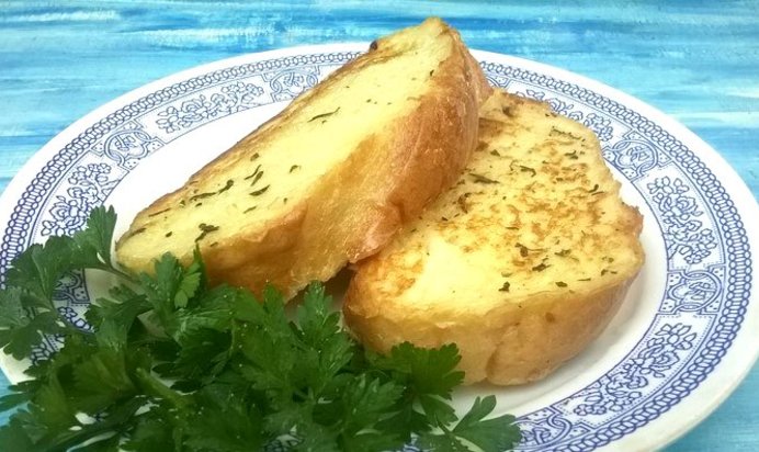 Гренки с пряными травами