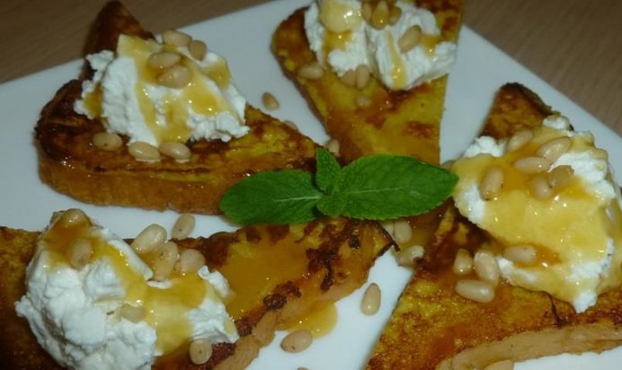 Французские тосты с медом и рикоттой