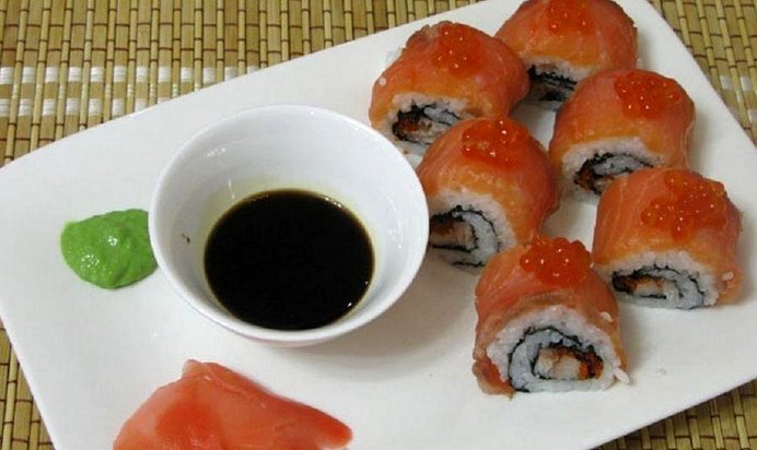 Роллы Токио