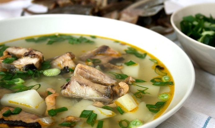 Уха с яйцом