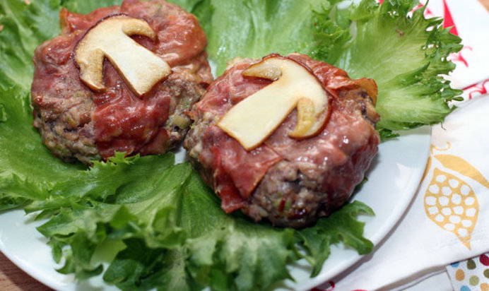 Гамбургер с белыми грибами