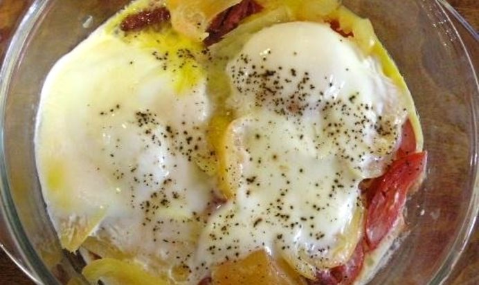 Яичница на завтрак в микроволновке