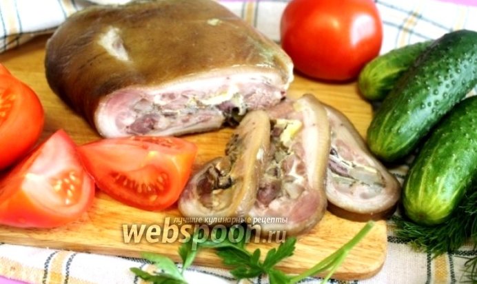 Рулет из свиной рульки с грибами