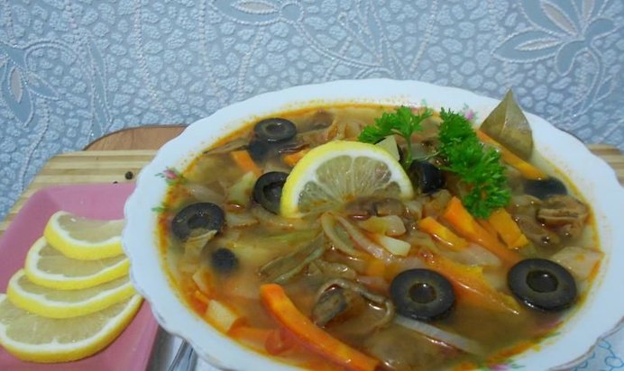 Солянка с грибами