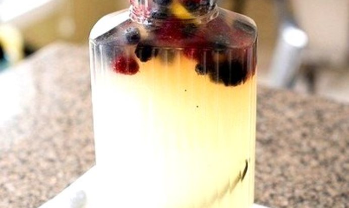 Ванильно-ягодный лимонад