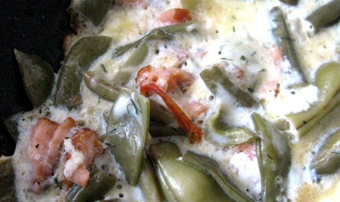 Омлет с овощами и рыбой