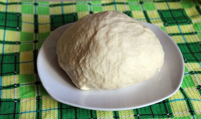 Пельменное тесто на минеральной воде ( в хлебопечке)