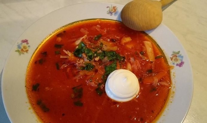 Борщ на курином бульоне с отварной свеклой