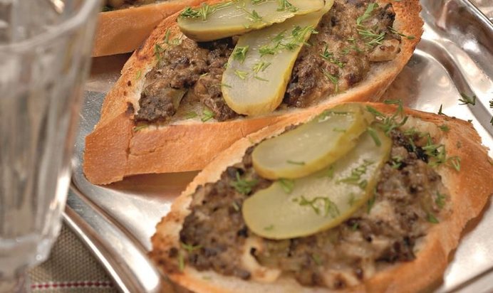 Тосты с куриным паштетом