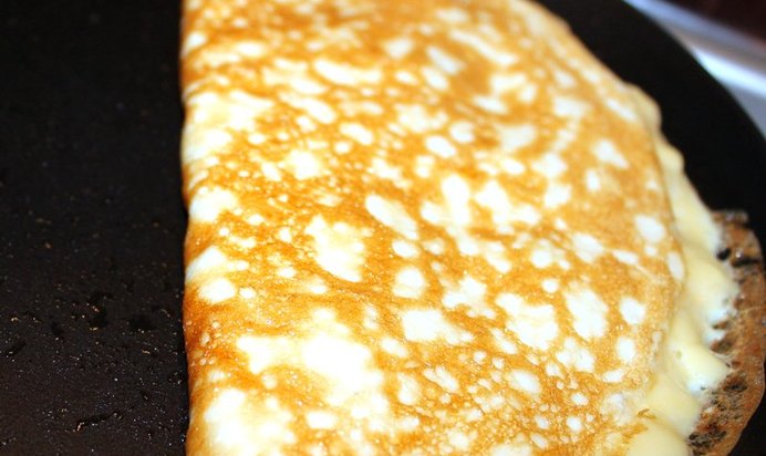 Простой омлет с сыром