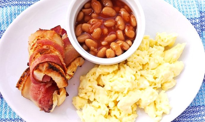 Яичница с фасолью