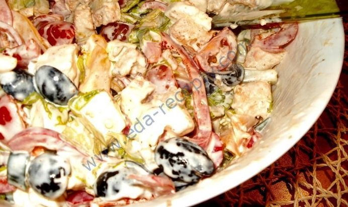 Салат итальянский с гренками