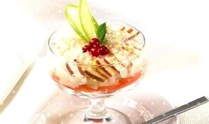 Салат-коктейль из моркови, яблок и груш