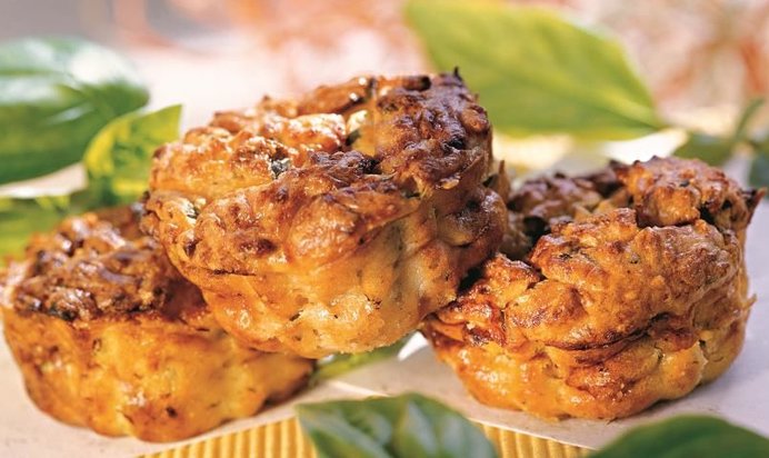 Творожная запеканка с сыром и травами