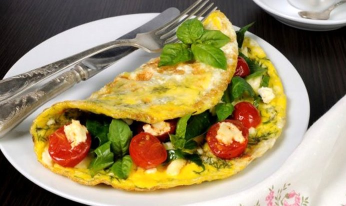 Омлет с сыром и зеленью