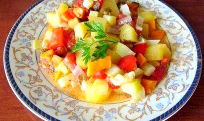 Овощное рагу из кабачков с картофелем