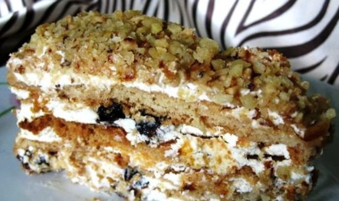 Медовик со смородиной