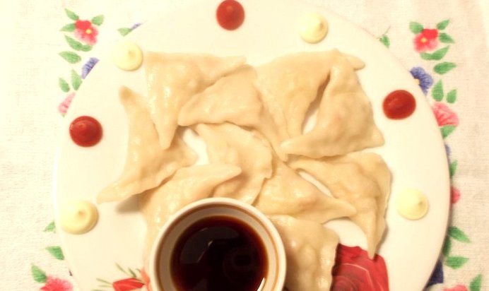 Вареники картофельные с сёмгой и луком