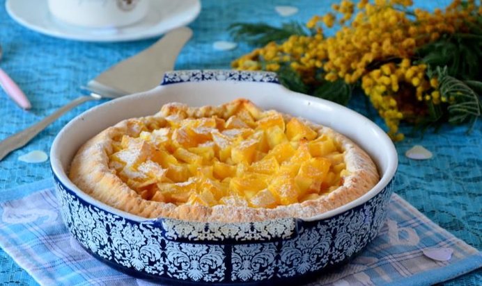 Шарлотка с яблоками и апельсином