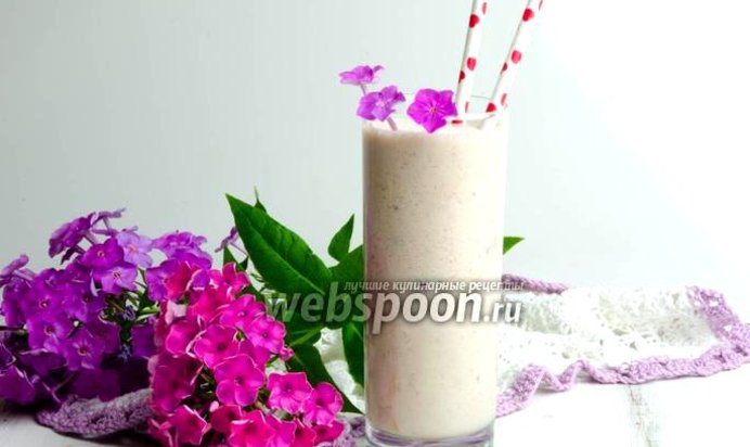 Фруктовый коктейль с мороженым