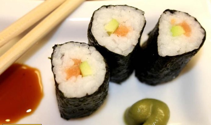 Суши роллы с лососем в домашних условиях