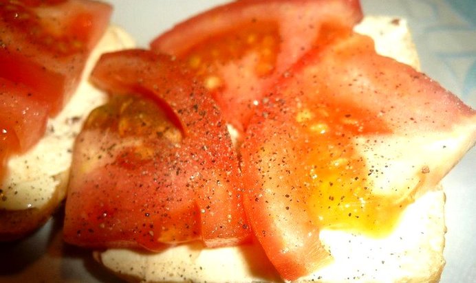 Бутерброды с помидорами