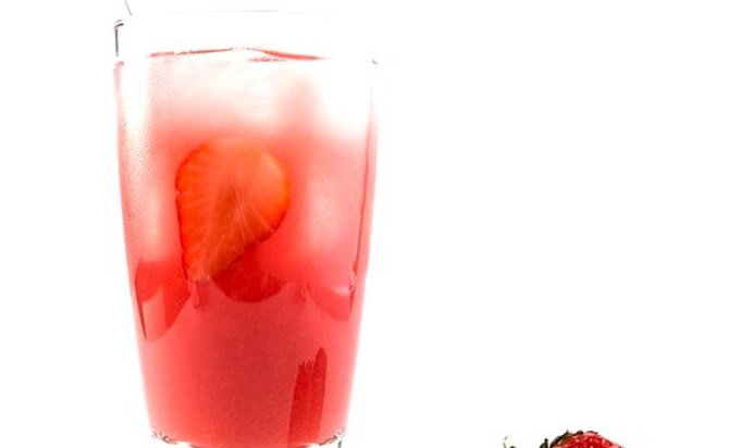 Клубничный лимонад с мятой