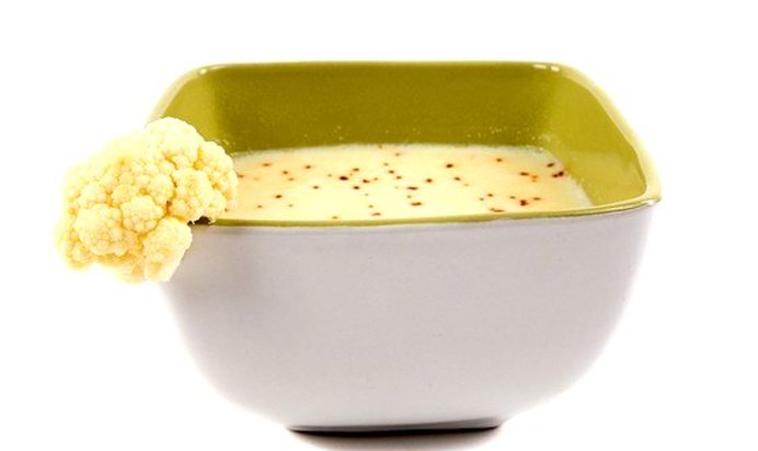 Суп-пюре из цветной капусты на костном бульоне