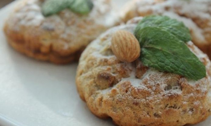 Пирожные с миндалем