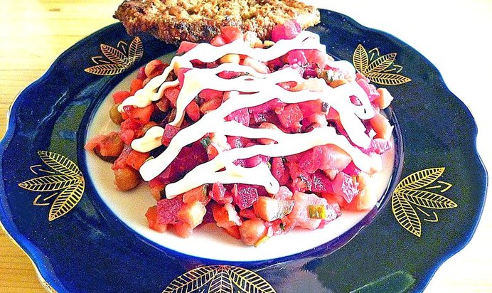 Винегрет с зеленым луком и майонезом