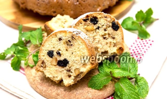 Кекс с вяленой черникой, орехами и коньяком