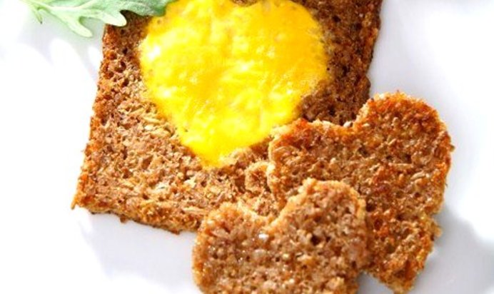 Тосты с яичной начинкой