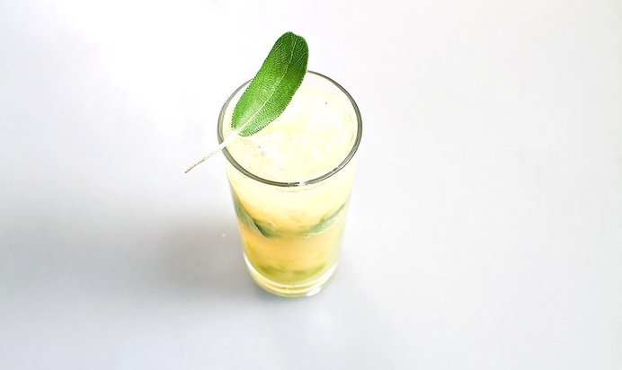 Грушевый лимонад с шалфеем