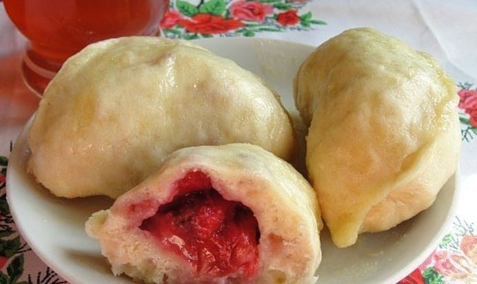 Вареники с клубникой