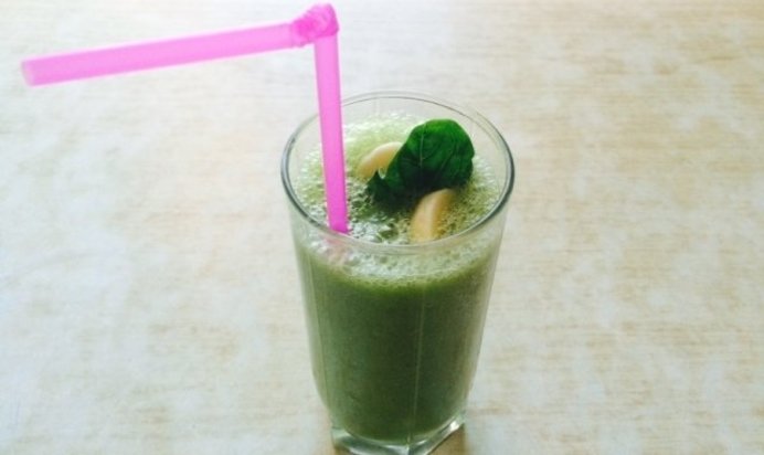 Бананово-яблочный смузи