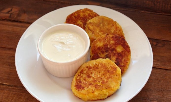 Розовые сырники