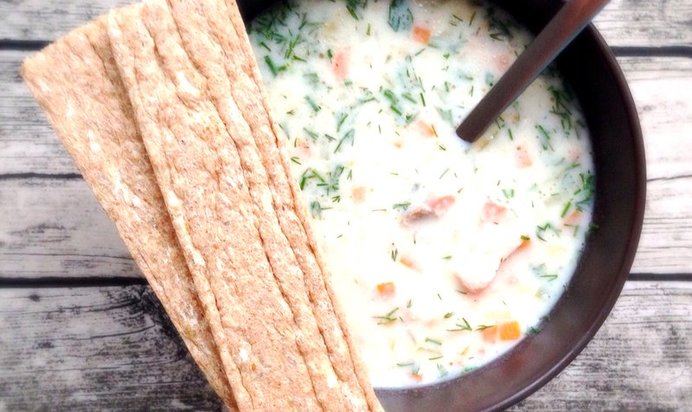 Сливочная уха с двумя видами рыбы