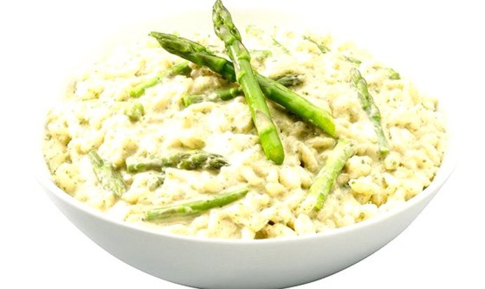 Ризотто с зеленым горошком, спаржей и шафраном