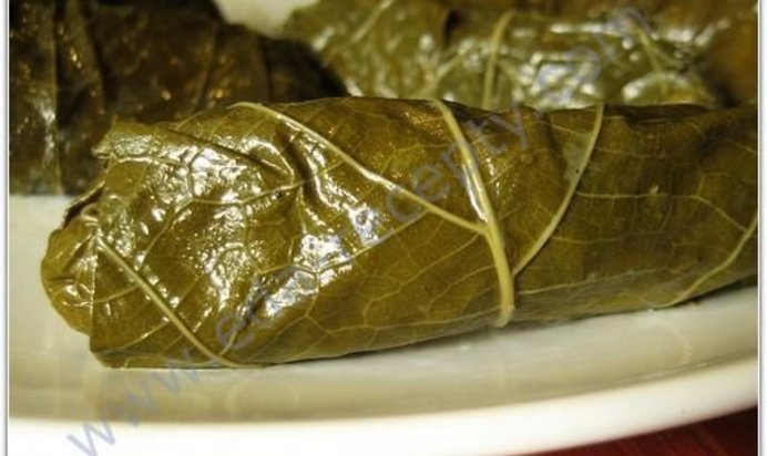 Толма в виноградных листьях