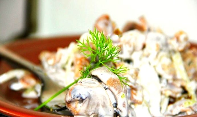 Салат из куриных желудков